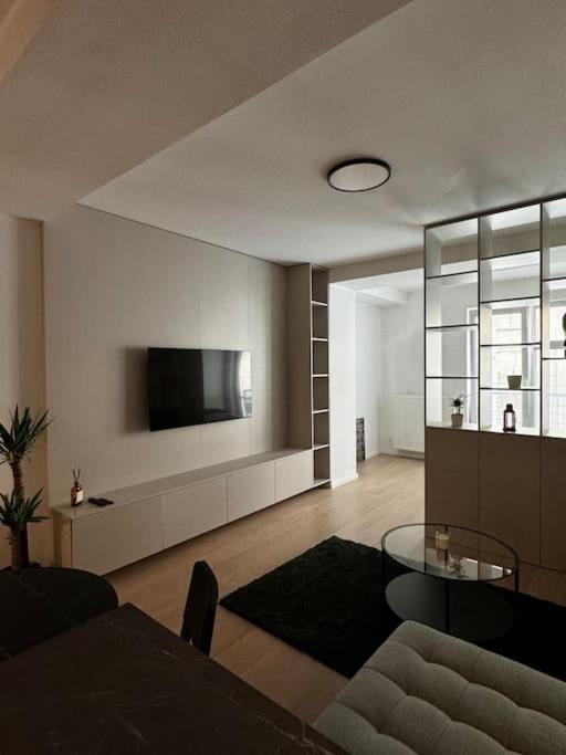 Beautiful Apartment In The City Center 브라티슬라바 외부 사진